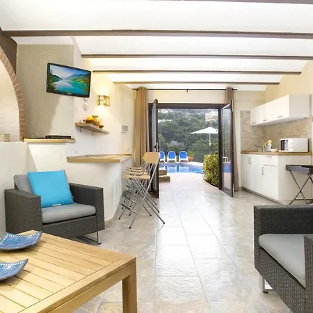 2 Moni - Villa